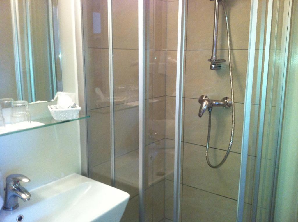 Pension St. Nikolaus Golling an der Salzach Room photo